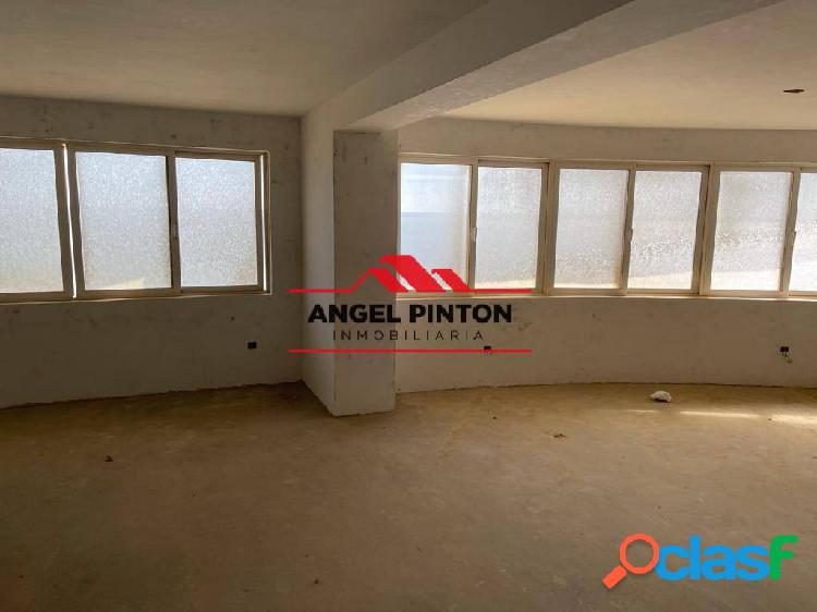 APARTAMENTO VENTA AV EL MILAGRO MARACAIBO API 1648