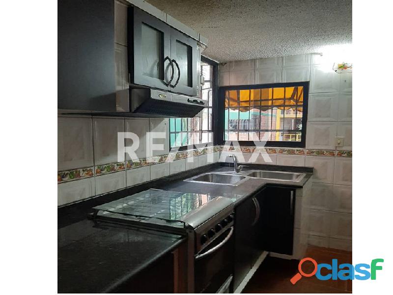 RE/MAX PARTNERS Vende Apartamento en Residencia Orión, San