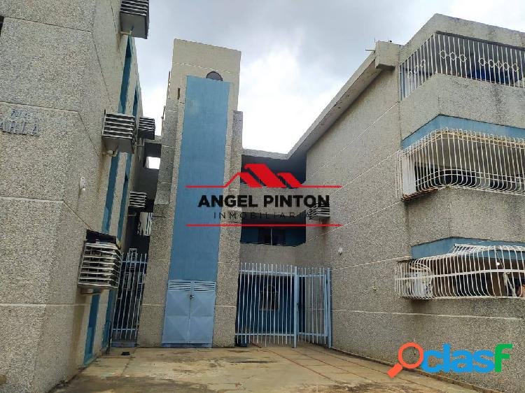 APARTAMENTO EN VENTA LAS LOMAS MARACAIBO API 1725