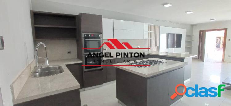 TOWNHOUSE VENTA LAS NACIONES. MARACAIBO API 1729