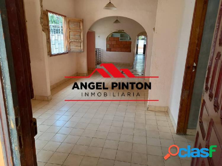 CASA EN VENTA EN AMPARO EN MARACAIBO API 1818