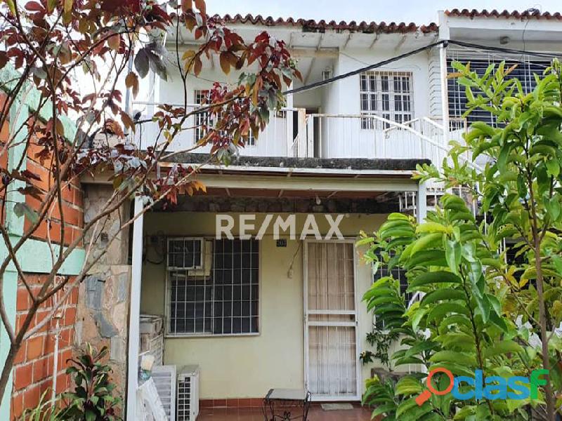 RE/MAX PARTNERS Vende Casa en el Complejo los Jarales