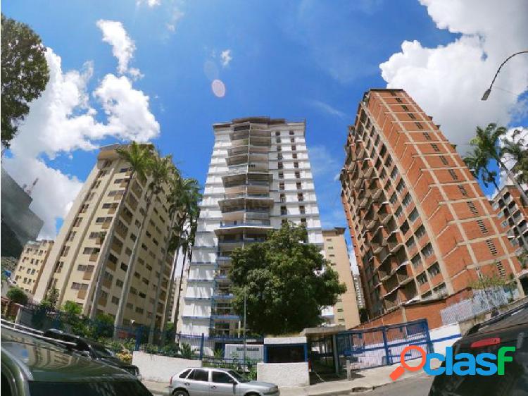 Apto en venta en Los Palos Grandes 21-3280 Caro Fermoso 0424