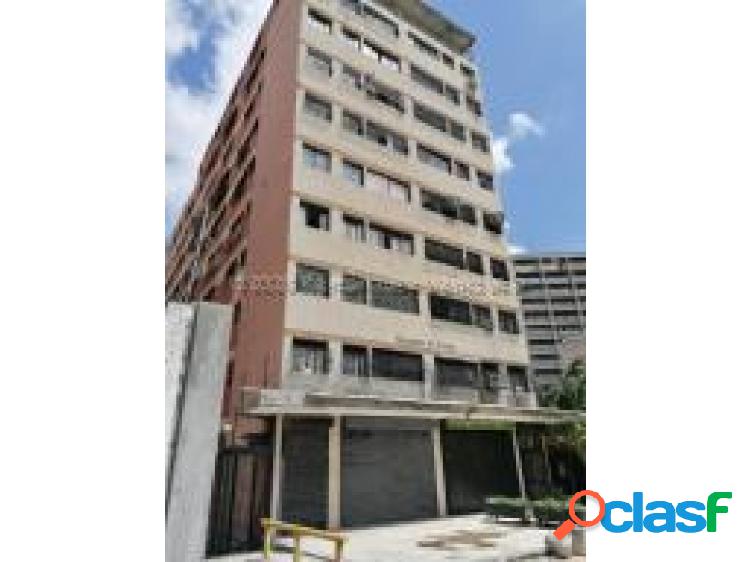 Apto en venta en Los Palos Grandes 21-9348 Caro Fermoso 0424