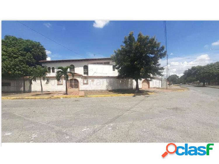 Se Vende quinta en Av Rotaria Barquisimeto