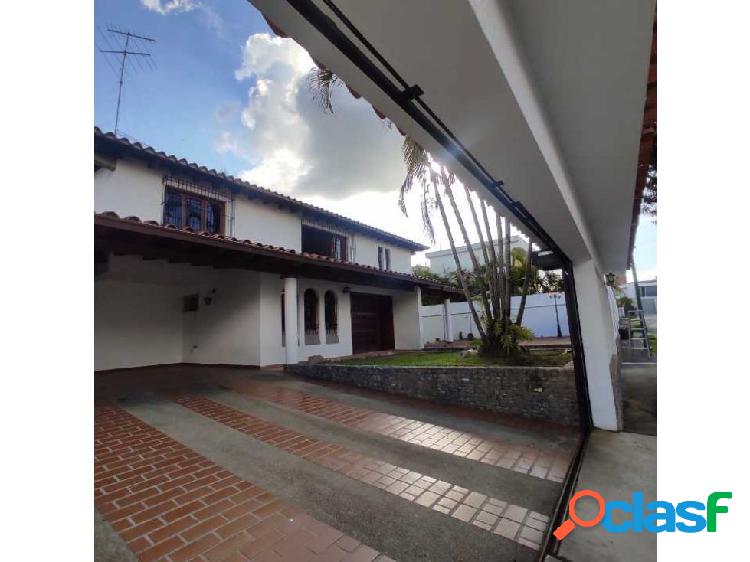 Se vende La Lagunita 360 M2 construcción 4/4/4/