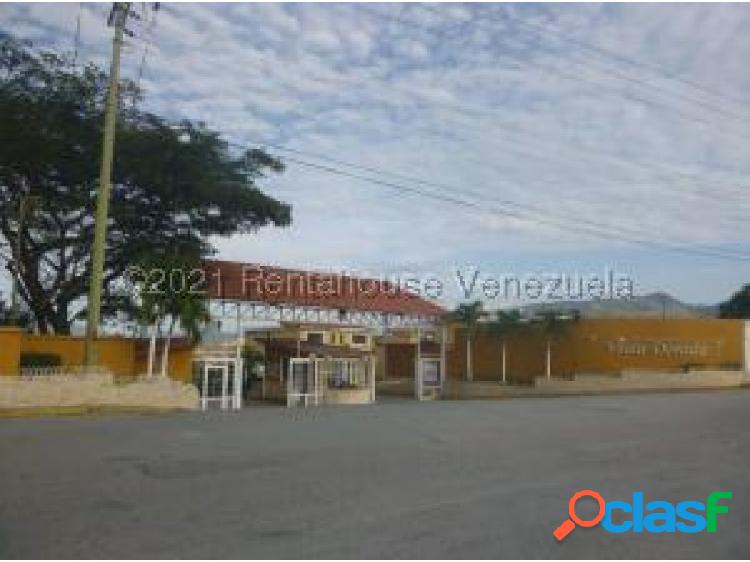 Townhouse en Venta en Vista Dorada 21-19170 SJ 04142718174