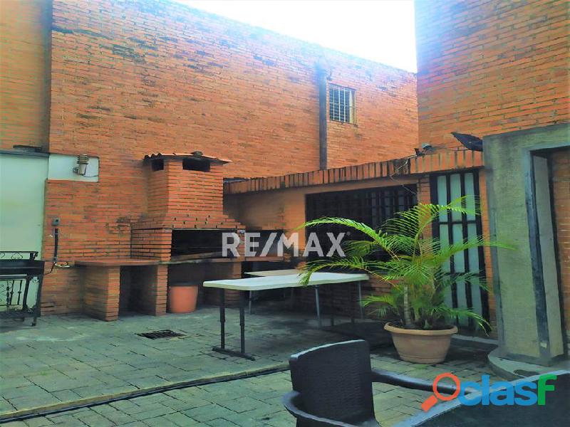 RE/MAX PARTNERS Vende Casa Quinta en el Conjunto Residencial