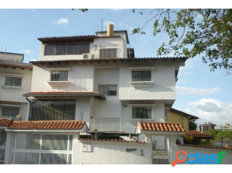 Casa en venta en Lomas de Prados del Este 22-10608 Adri 0414
