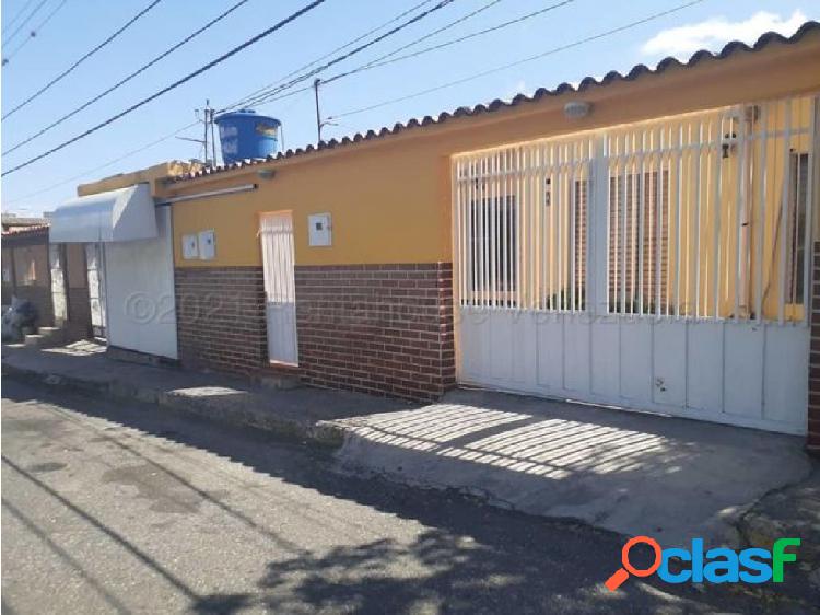 Casa en venta en Los Pinos Cabudare Mls#21-10952 fcb