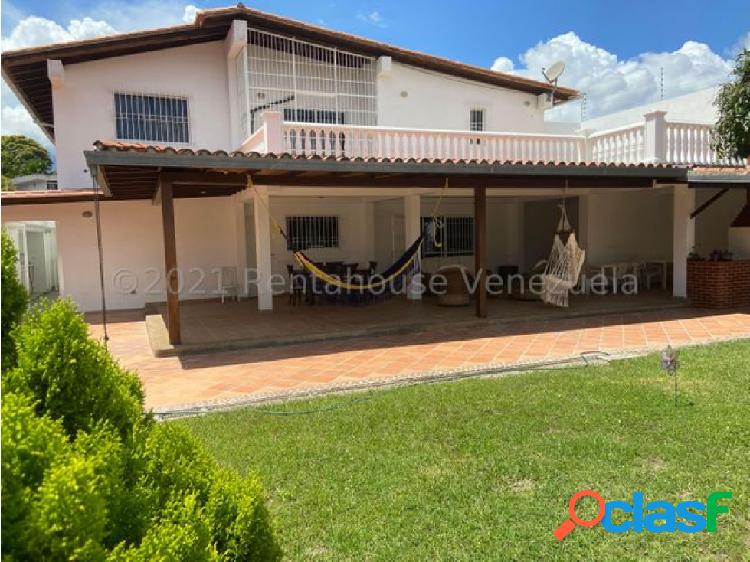 Casa en venta en Macaracuay 22-1231 Adriana 04143391178