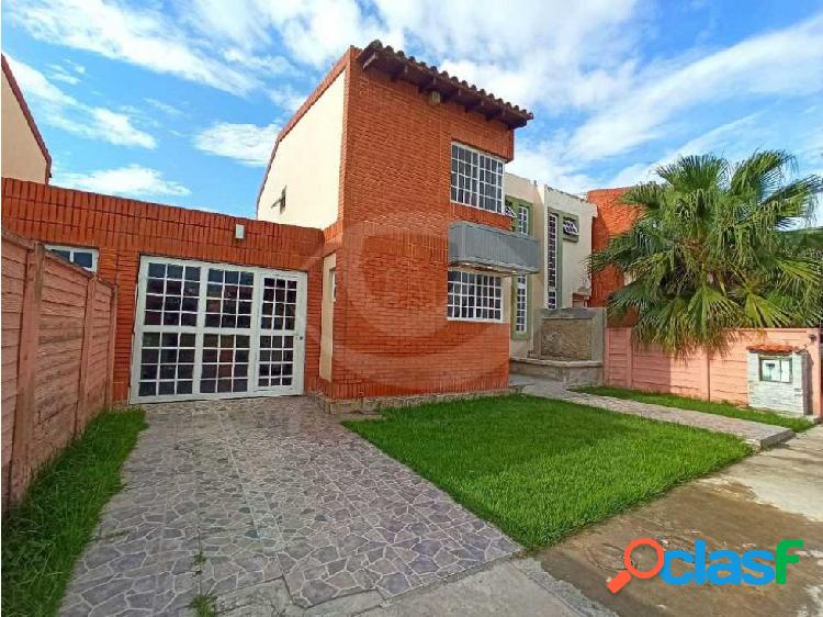 Casa tipo Townhouse en Urb Araguama Los Samanes