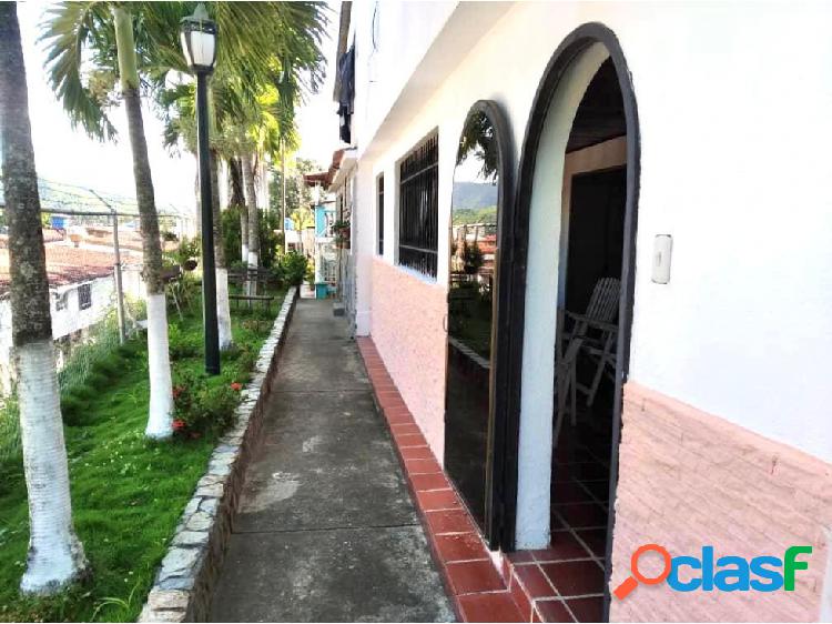 se vende casa 210m2 3h+3b/1p Puerta del Bosque