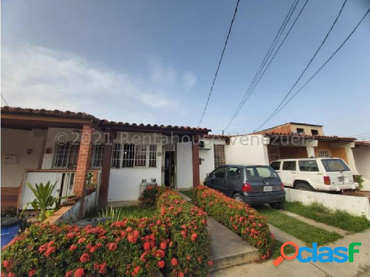 Casa en venta en La Mora cabudare 21-27574 FCB