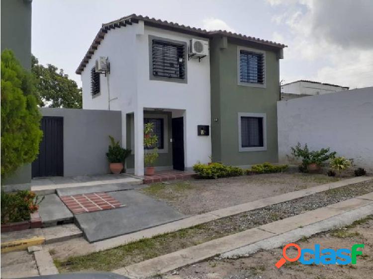 Casa en venta en Villa Roca Cabudare Mls#21-12066 fcb