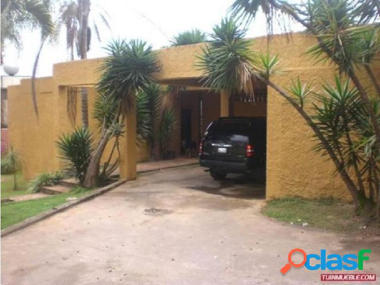 Casas Gavilan Gabriela Paz MLS #20-2044