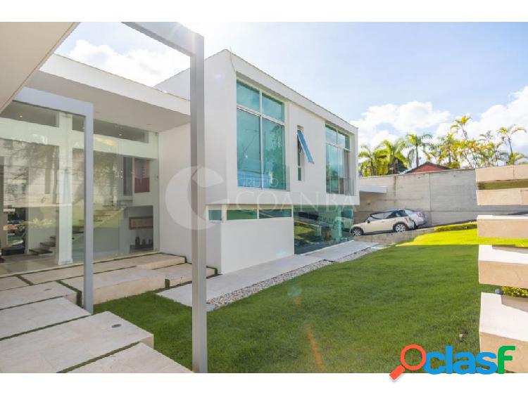 Se vende casa de 561m2 en la Urb Los Geranios