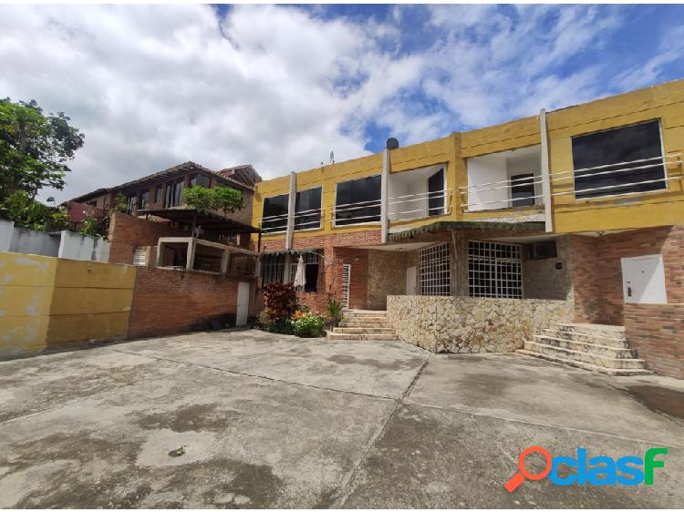 Vendo casa 174m2 3h/4b/3p Colinas de Caicaguana 2202