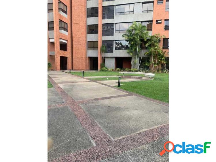 Alquilo apto 250m2 3h+s/5b/3p Valle Arriba 4390