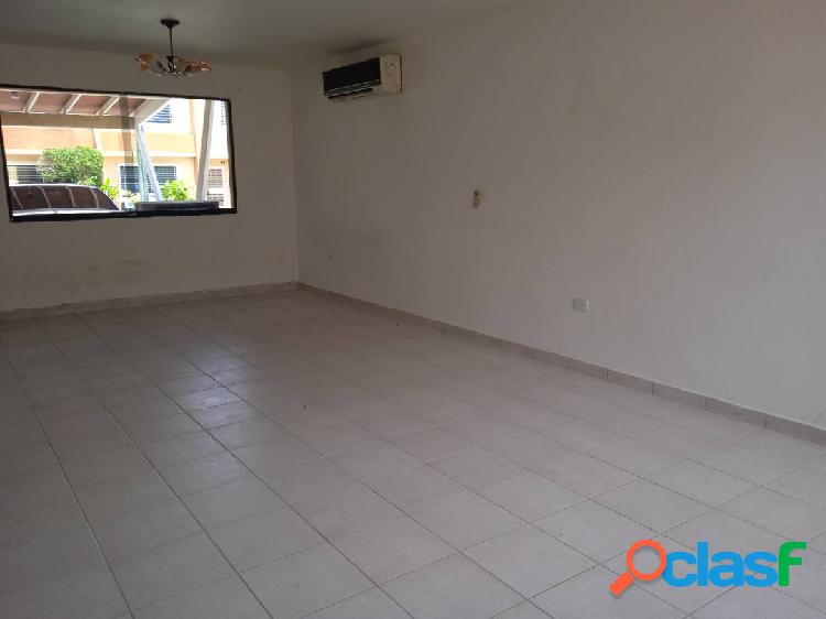 VENTA TOWNHOUSE ROYAL PARK CABUDARE LARA FHI21228