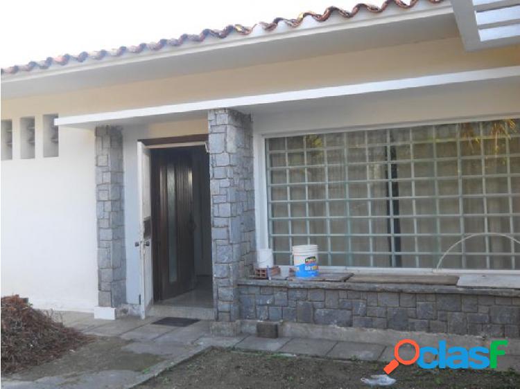 Casa en Venta en Las Palmas 22-11983 Adri 04143391178