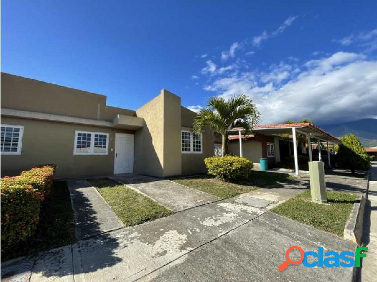 SE VENDE CASA 2HAB/2B/5PE TRZA CANAIMA I GUATIRE