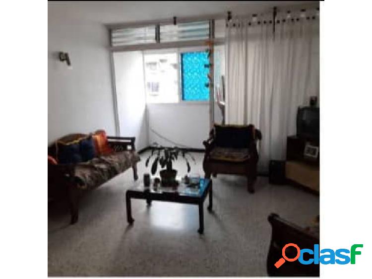 Vendo apartamento 71 m2 2H/1B Av. Baralt