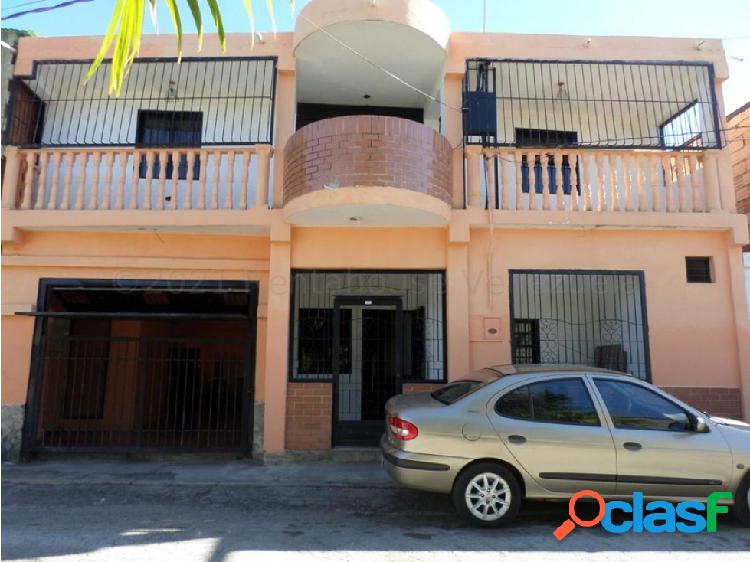 Casa en venta en Barquisimeto Mls#22-12018 fcb