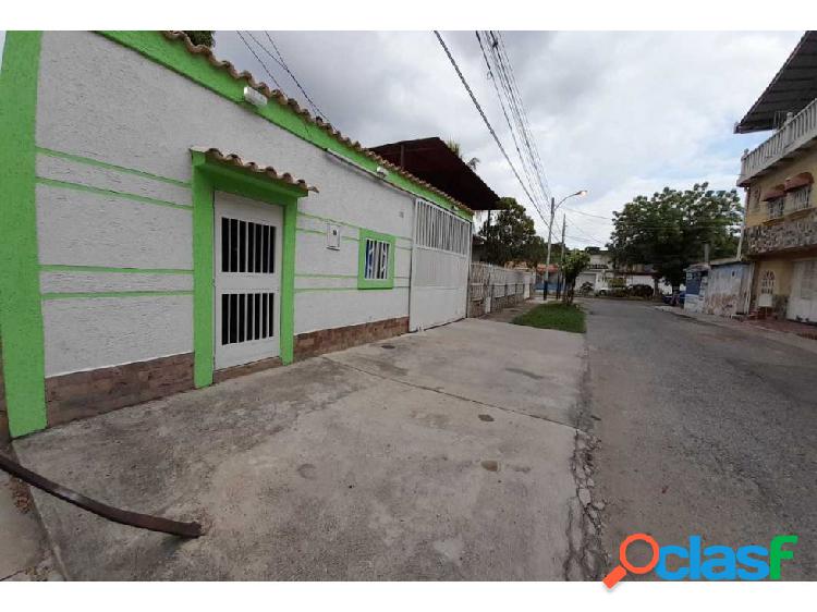 Casa en Venta. Entre el Piñonal y las Acacias. Maracay