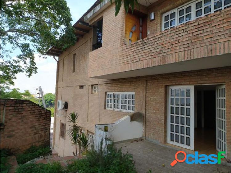 Casa en Venta en El Marques 21-12205 Adri 04143391178