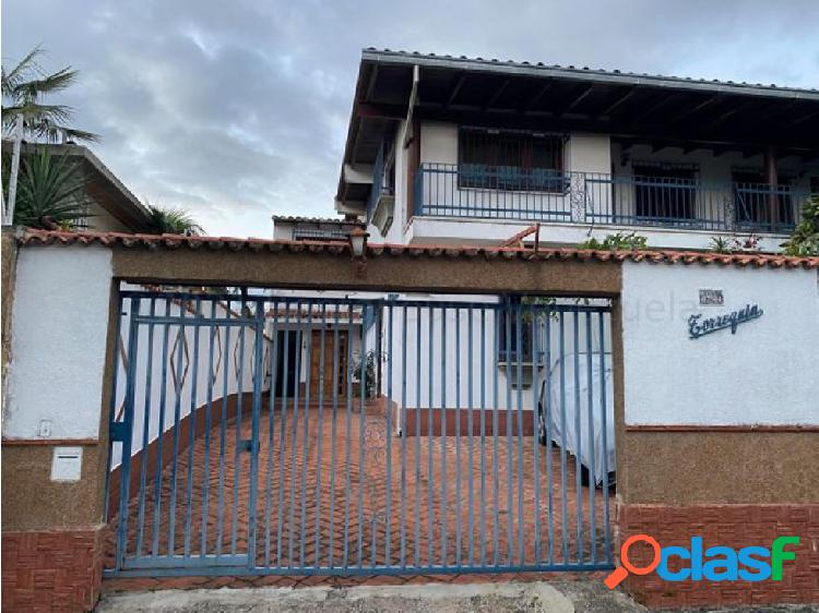 Casa en venta en Clnas.de Bello Monte 21-25775 Sandra W