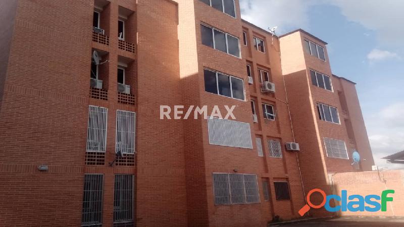 RE/MAX PARTNERS Vende Apartamento en el Conjunto Residencial