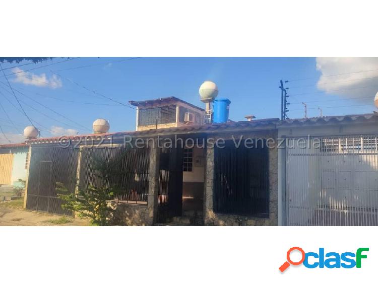 Casa en Venta en Atapaima Cabudare Mls#22-10738 FCB