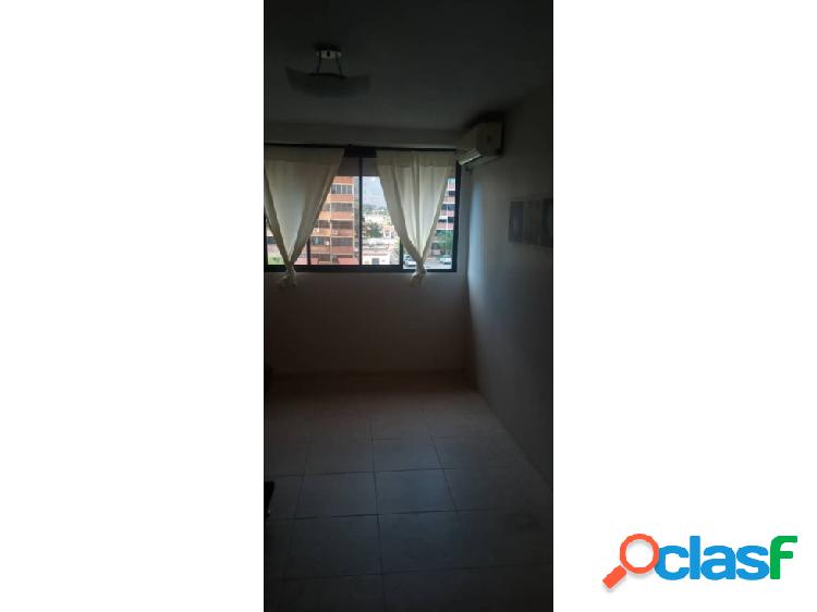Se Alquila comodo apartamento