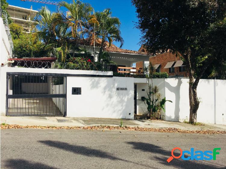 CASA EN VENTA Y ALQUILER COMERCIAL - URB. ALTAMIRA