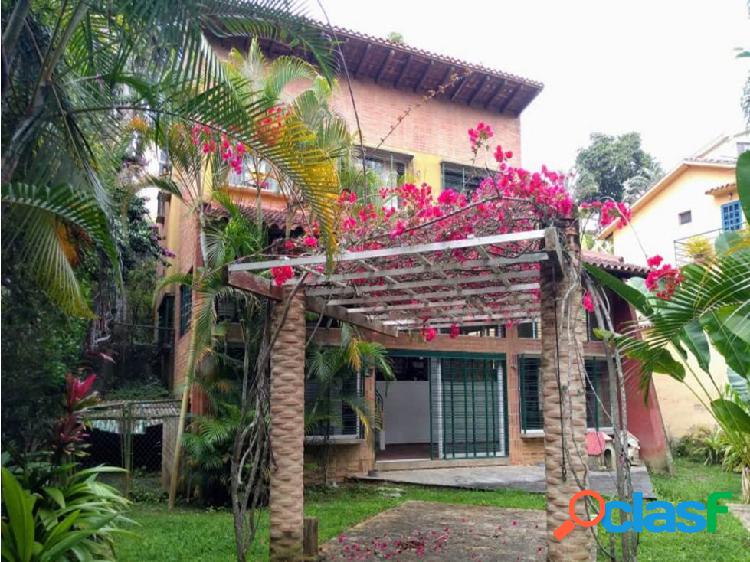 Casa en venta en El Hatillo – 550m² 3h+s∕3b+s∕3p