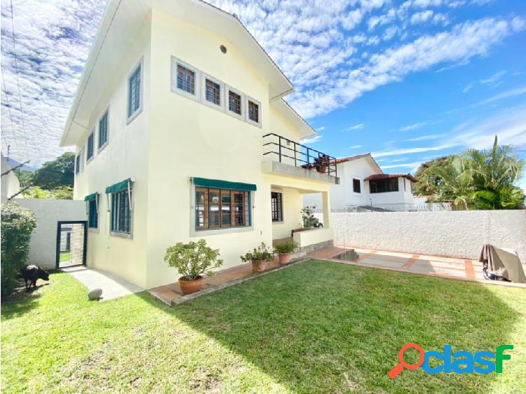 Se vende casa 501 m² 4h+s/4b+s/4p en Altamira