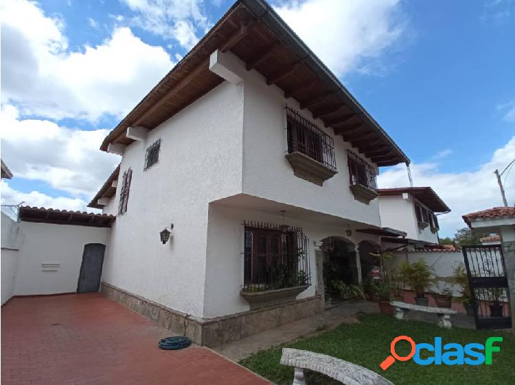 Vendo Casa 477 m2 6H/6B/4Pe. Colinas de Santa Mónica 8726