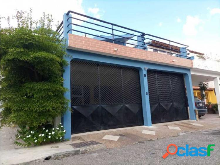 CASA EN VENTA URBANIZACIÓN LA ROSALEDA