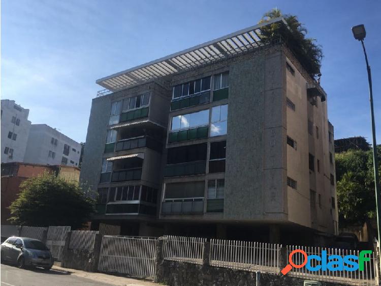 De vende apto. 158m2. 3h+S/2baños+S/1P. Cumbres de Curumo