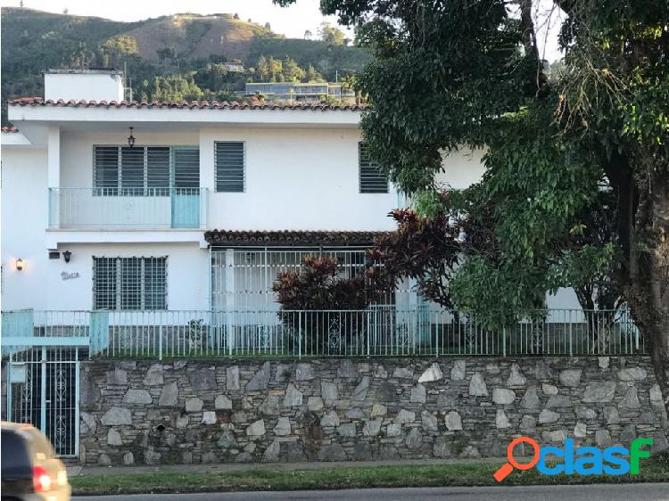 OPORTUNIDAD Vendo casa reparar o demoler LaTrinidad av