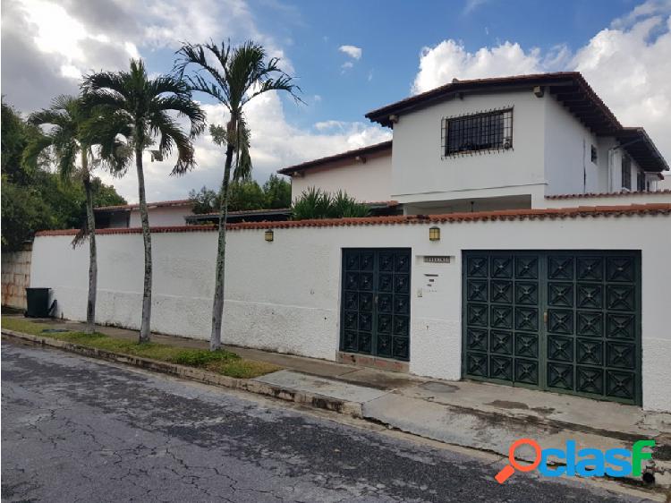Se Vende Casa 4h+s/4b+s/2p 400mts2-CAURIMARE
