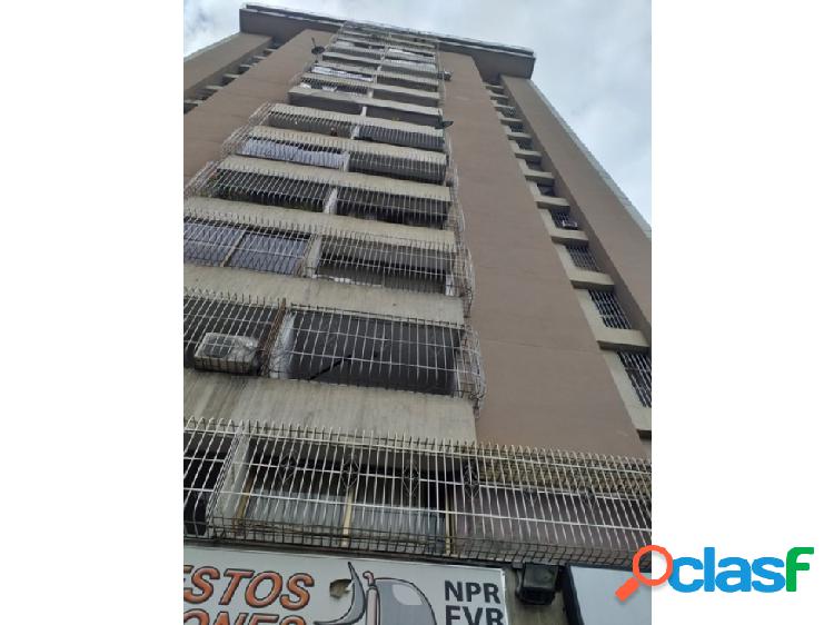 Se vende apto 100m2 3h/2b/1p La California Norte 9727