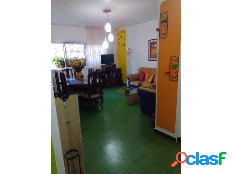 Se vende apto 107m2 3h/2b/0p Santa Teresa 6086