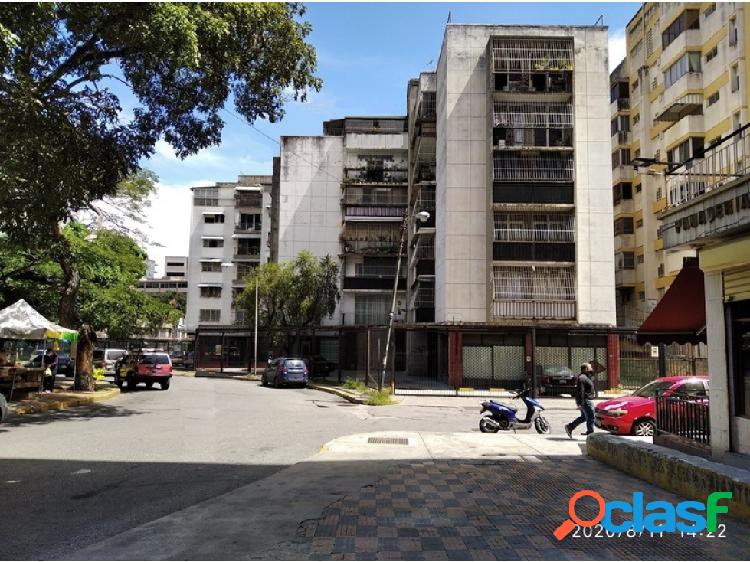 Se vende apto 140m2 4h/2b/2p Las Delicias