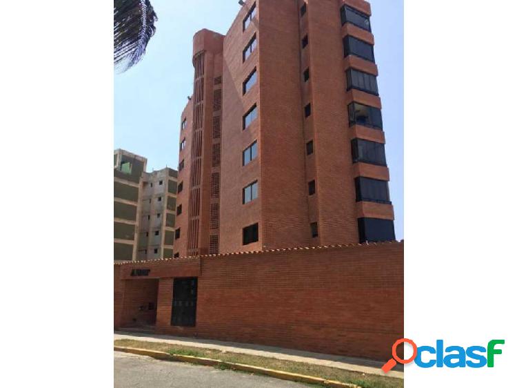 Se vende apto 85m2 2h/2b/1p Playa Grande