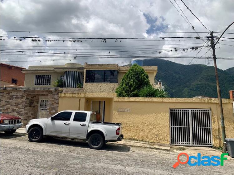 Se vende casa 171m2 6h/5b/4p Urbanización Miranda