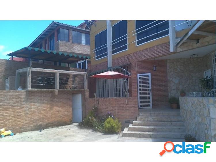 Se vende casa 174m2 3h/2b/3p Colinas de Caicaguana