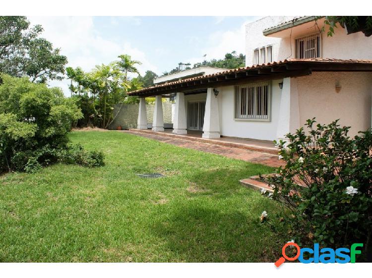 Se vende casa 360m2 4h+s/3b+s/3p URB. Cerro Verde