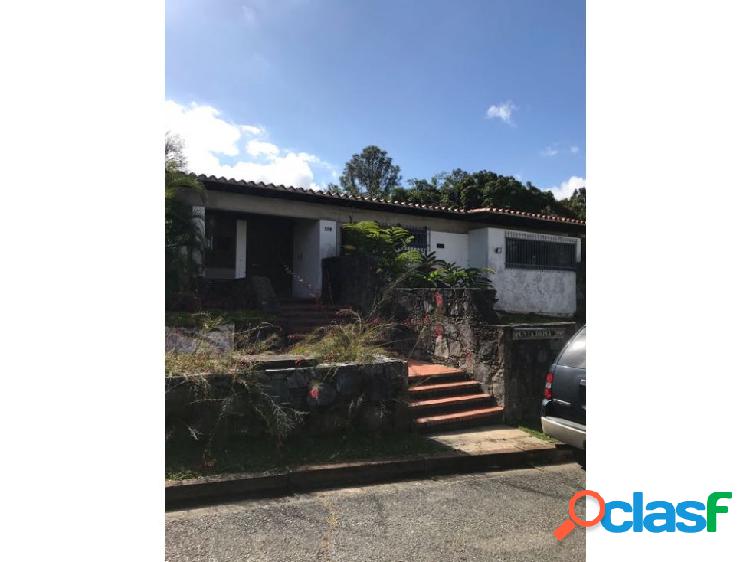 Se vende casa 360m2 4h+s/4b+s/4p Cerro Verde